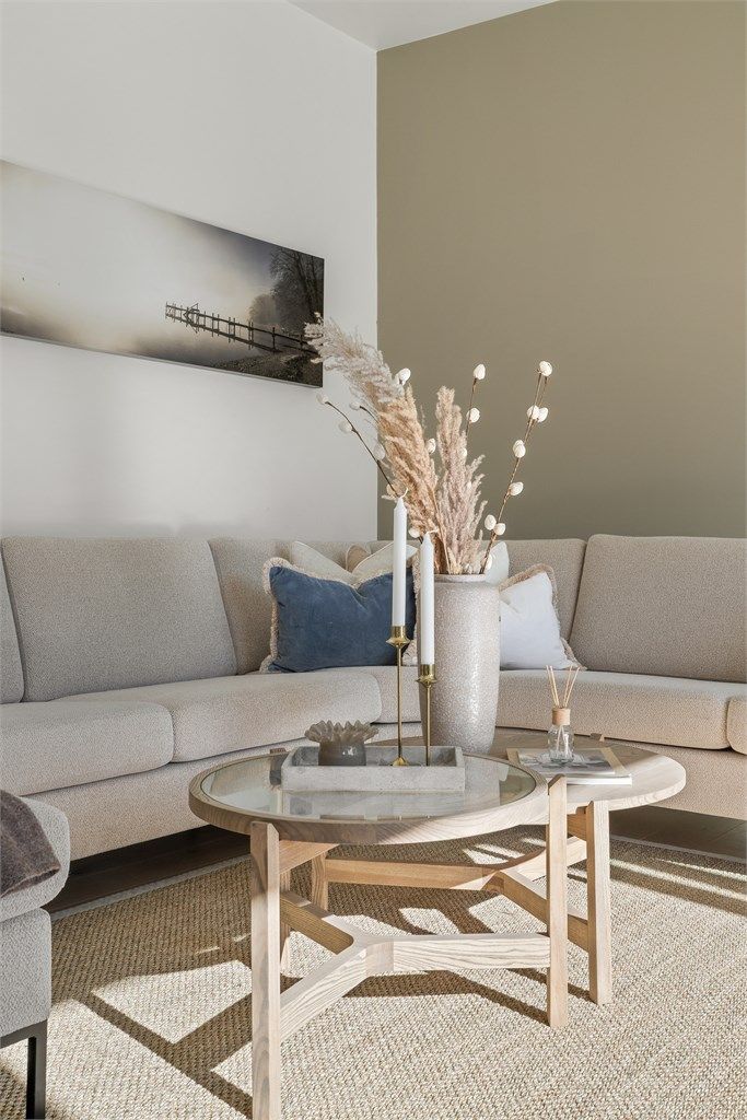 Det er lagt varmekabler i gulvet i stue- og kjøkkendelen for økt komfort.