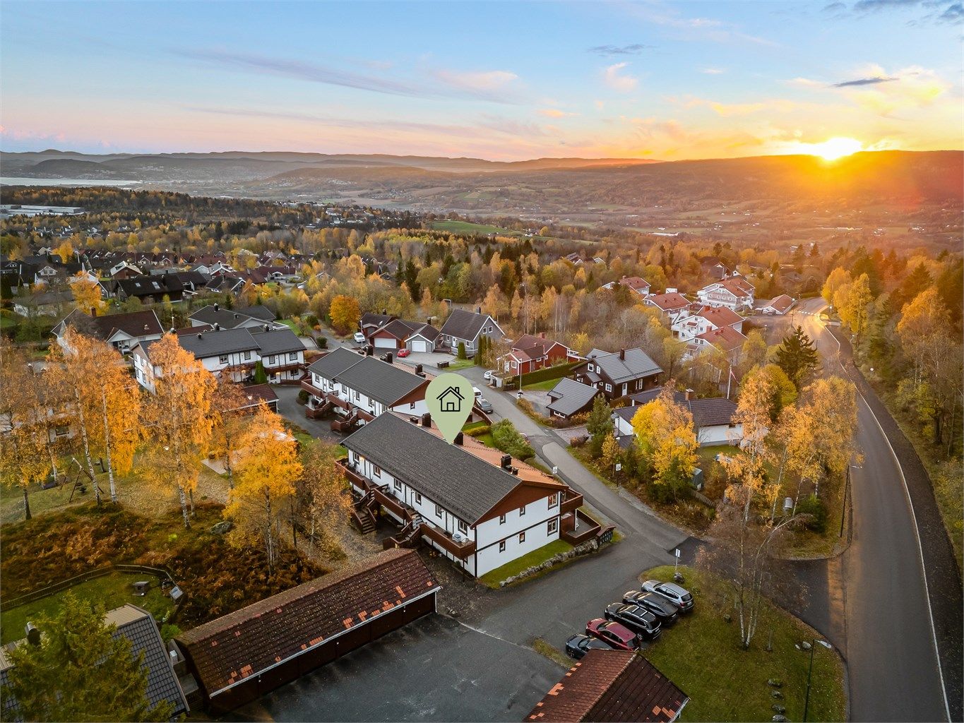 Nærmiljøet kan beskrives som særdeles barnevennlig og attraktivt.