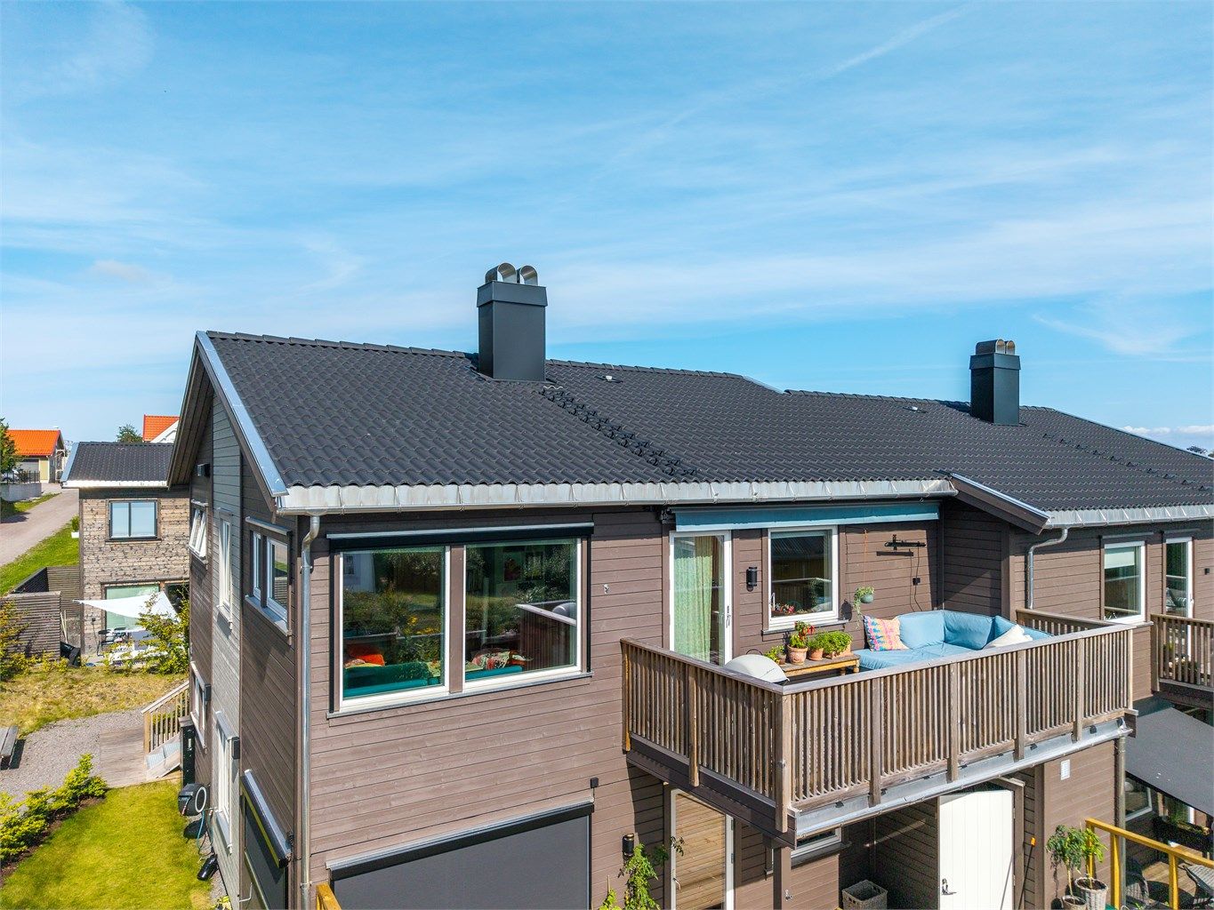 Lys og moderne leilighet fra 2024, med attraktiv beliggenhet øverst og på hjørnet i boligfeltet.