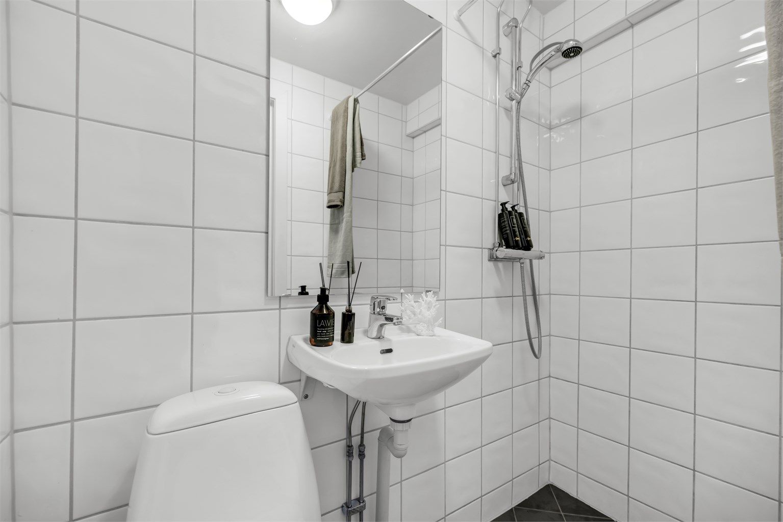 Lyst og tidløst baderom fra 2008