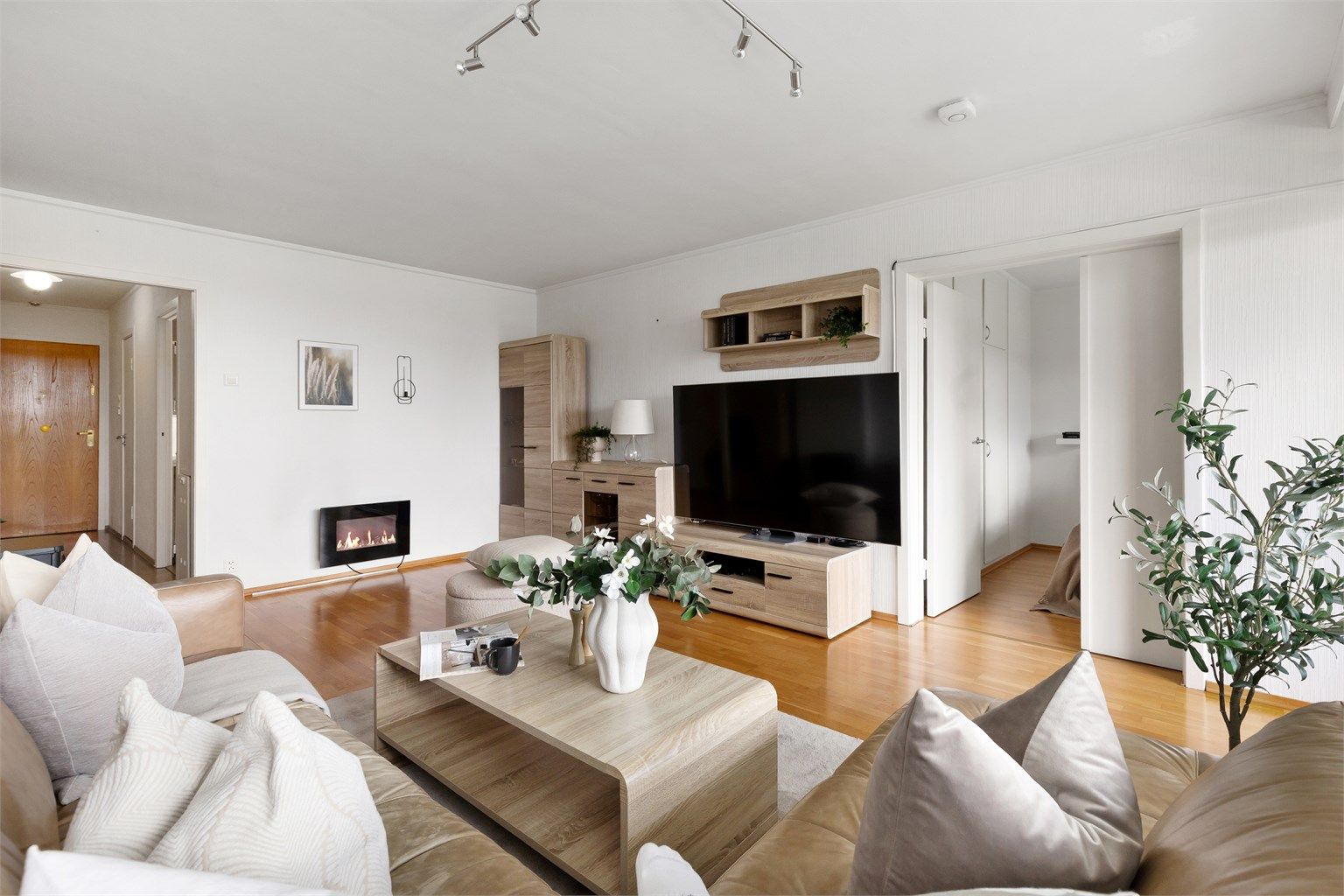 Rommet har en fleksibel utforming som gir flere møbleringsmuligheter.