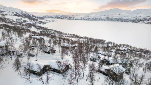Fritidseiendom med vakker utsikt og beliggenhet like ved Skarvatnet.
Foto: Harald Wanvik v/Interiørfoto
