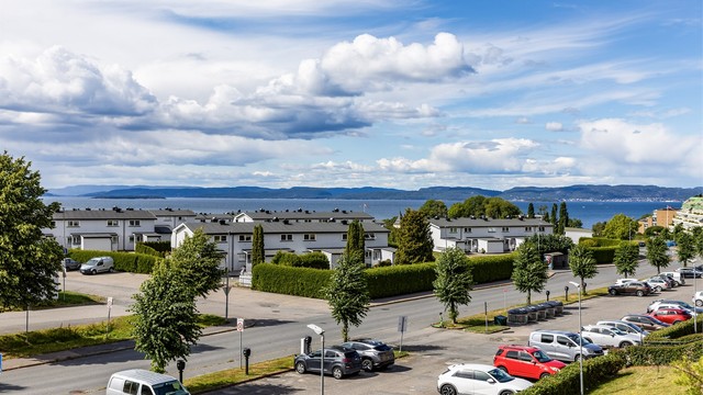 Utsikt til Hurumlandet og Tofte - fremhevet med zoom.