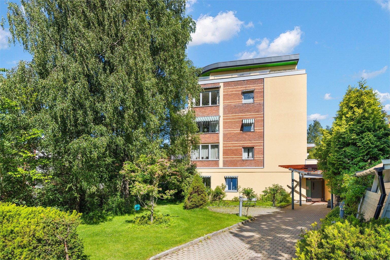 Velkommen til Sandstuveien 16!
Foto: Løvås Foto