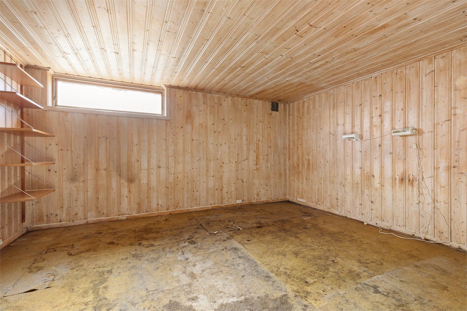 Rom i  kjeller - Ikke godkjent til varig opphold 