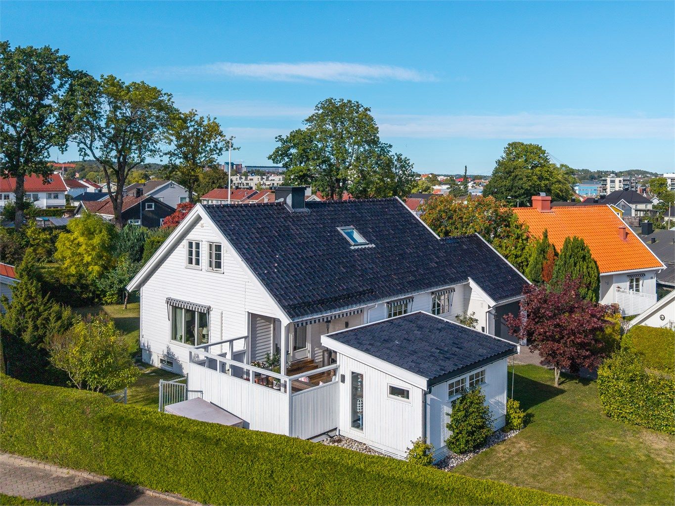  Området er meget attraktivt med kort vei til både Tønsberg by og til Teie Torv.