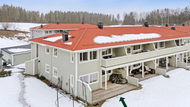 Velkommen til Hjeramoen! Moderne, arealeffektiv leilighet sentralt på Dal. God intern beliggenhet med gode solforhold og fine uteplasser.