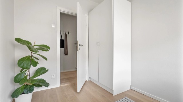 Garderobeskap som medfølger