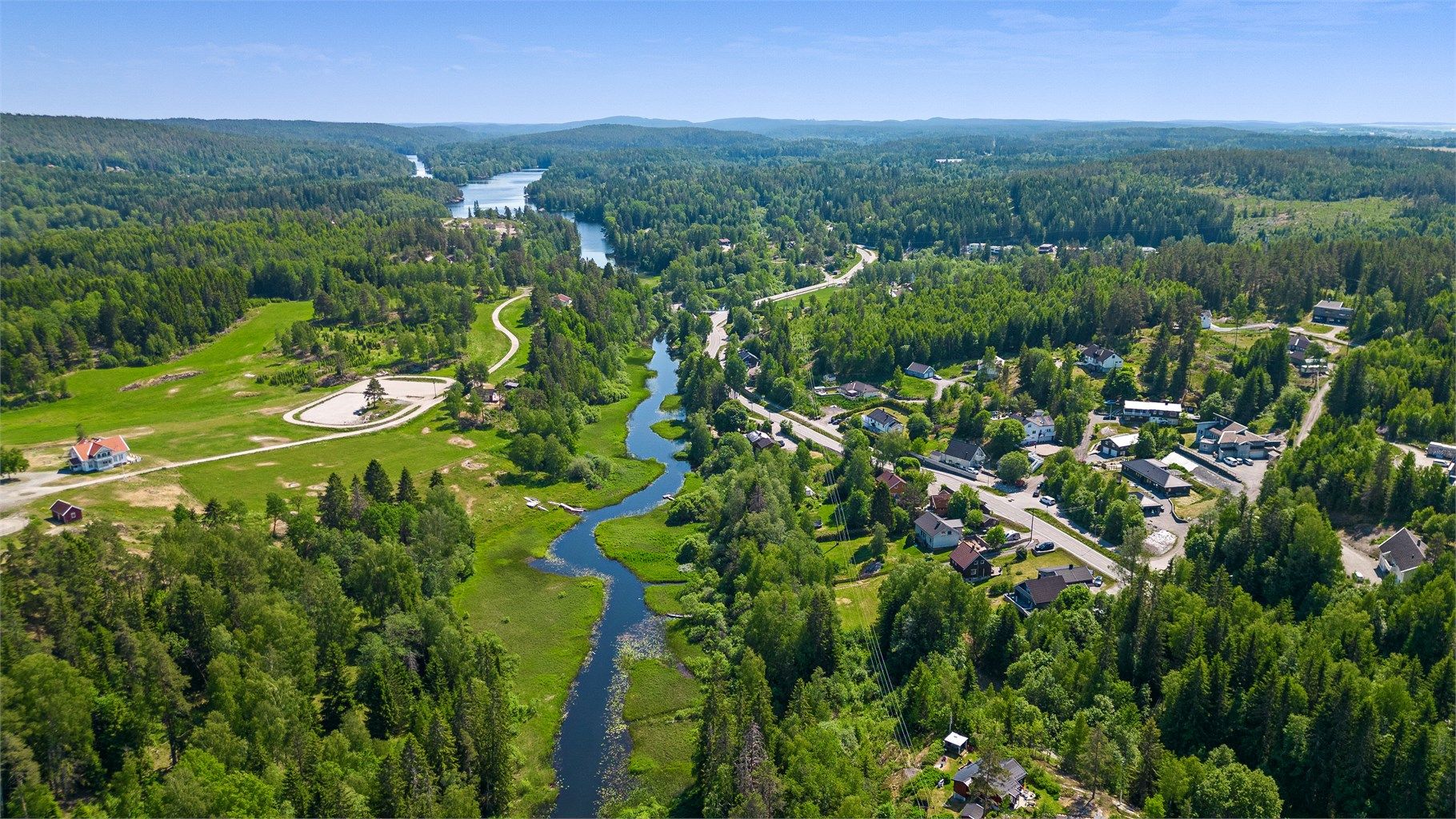Fra boligen kan man padle ut i vannet "Langen" 