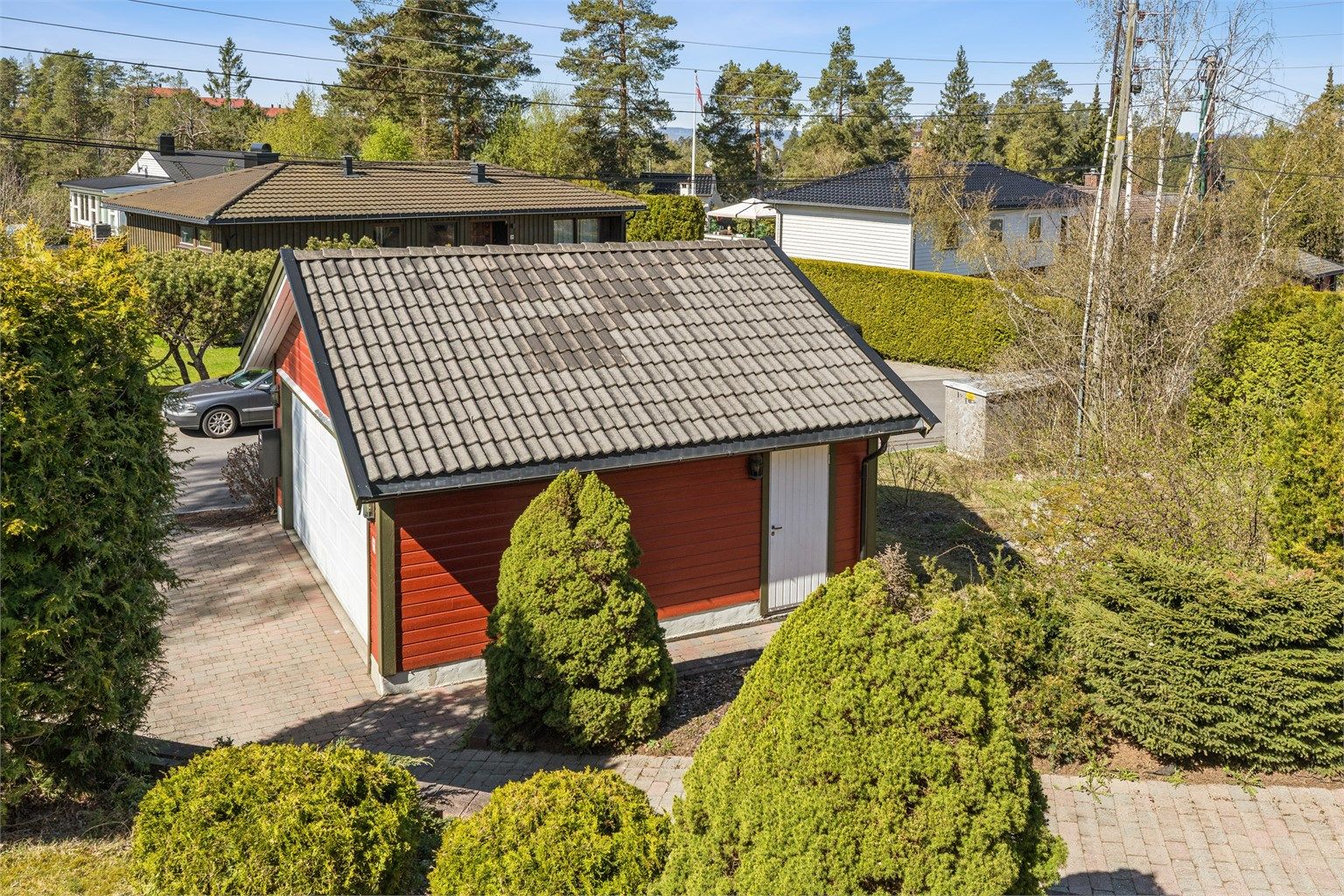 Garasjen er klargjort for montering av ladeboks til elbil.