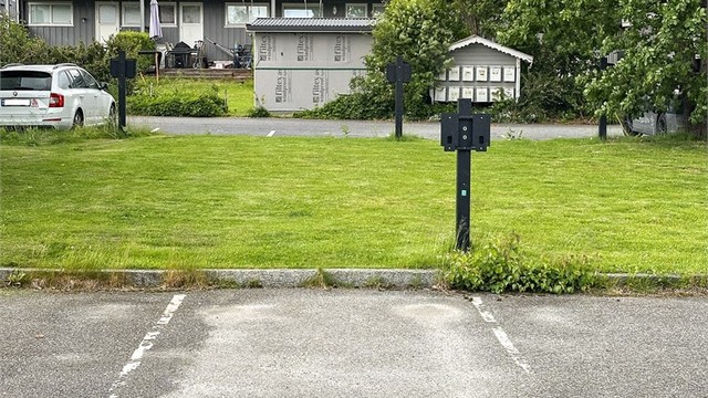 Det medfølger egen parkeringsplass merket med nr. 78, klargjort for elbillader.