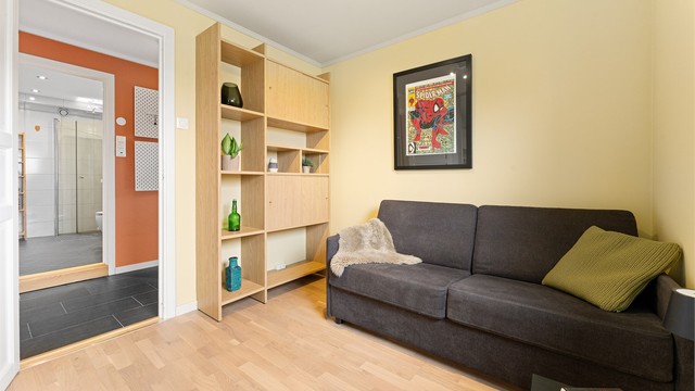 Rommet egner seg godt som barnerom, gjesterom eller kontor.