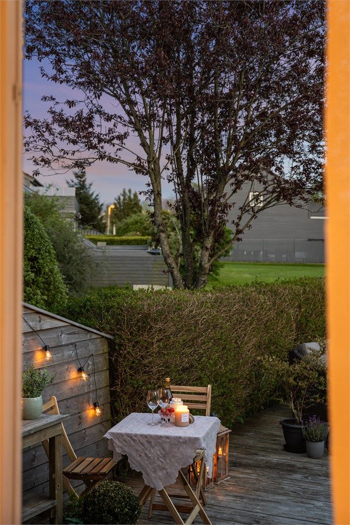 Utgang til terrasse fra stue. 