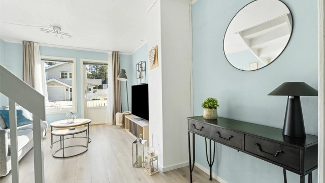 Fra stuen er det direkte adkomst til romslig markterrasse