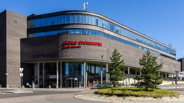 Storo Storsenter er et av Oslos største kjøpesentre med et bredt utvalg av butikker og serveringssteder