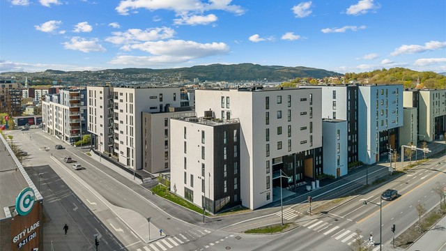 For den aktive er det svært gode trenings- og fritidsmuligheter i nærområdet. Både 3T-Lade, Impulse Treningssenter Lade og Lade idrettspark ligger like ved boligen. I tillegg er Ladestien et populært turmål året rundt.