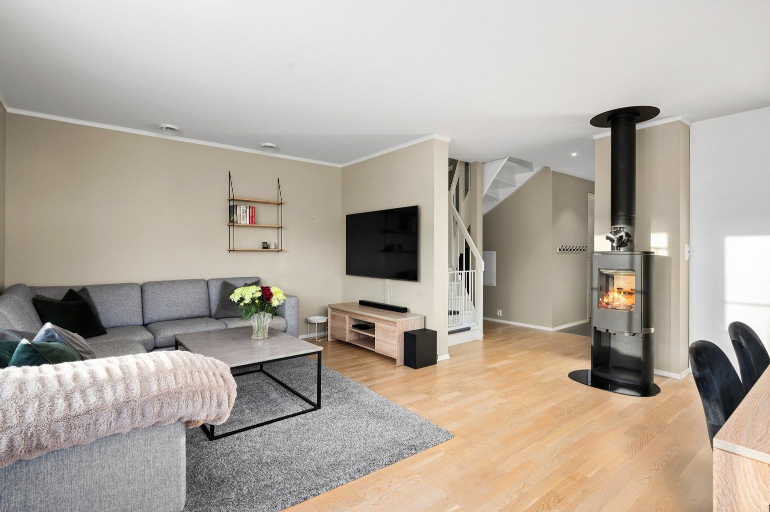 Krogsveen v/Markus Alm Thoen ønsker velkommen til Langrand 6B!