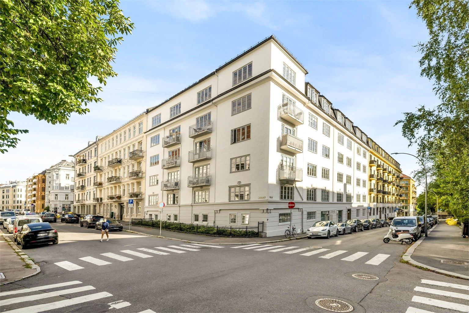 Særdeles attraktiv beliggenhet på Frogner i et meget fasjonabelt og samtidig urbant boligområde.