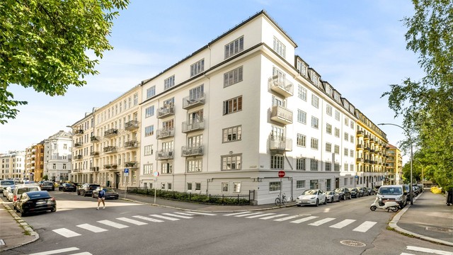 Særdeles attraktiv beliggenhet på Frogner i et meget fasjonabelt og samtidig urbant boligområde.