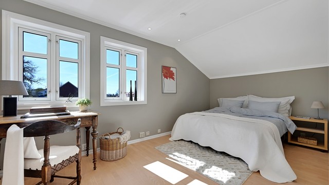 Andre etasje inneholder tre gode soverom, i tillegg til soverommet i første etasje.