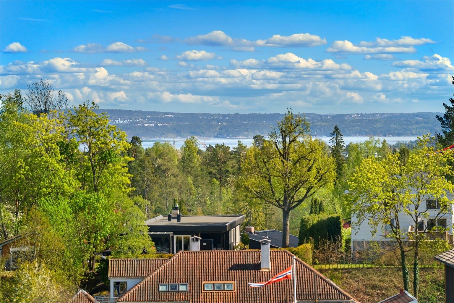 Utsiktsbilde mot sjøen