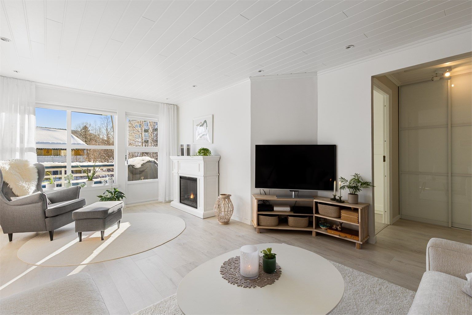 Leiligheten er gjennomgående og pen med oppussede overflater i 2024. Foto: Zovenifra.no