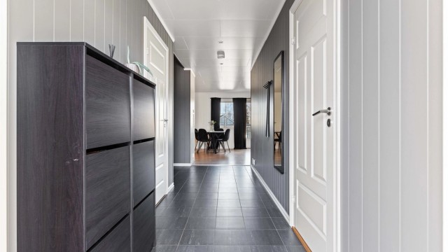 Fra entreen er det direkte tilgang til boligens sosiale sone.