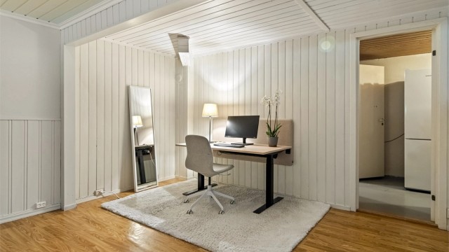 Her er det god plass til en egen kontor- eller arbeidsplass.