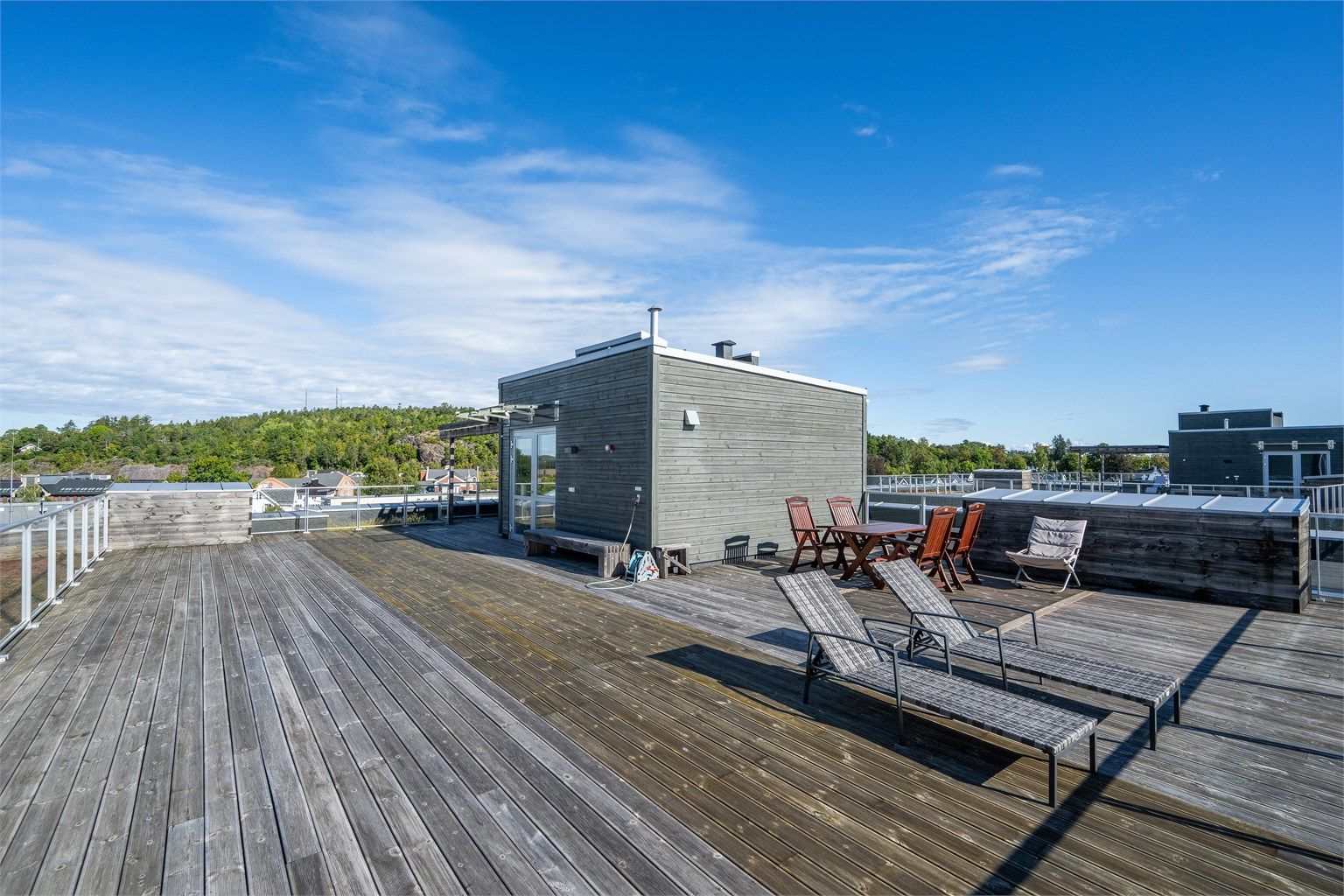 Sameiet har en stor felles takterrasse med vidstrakt utsikt over nærområdet.