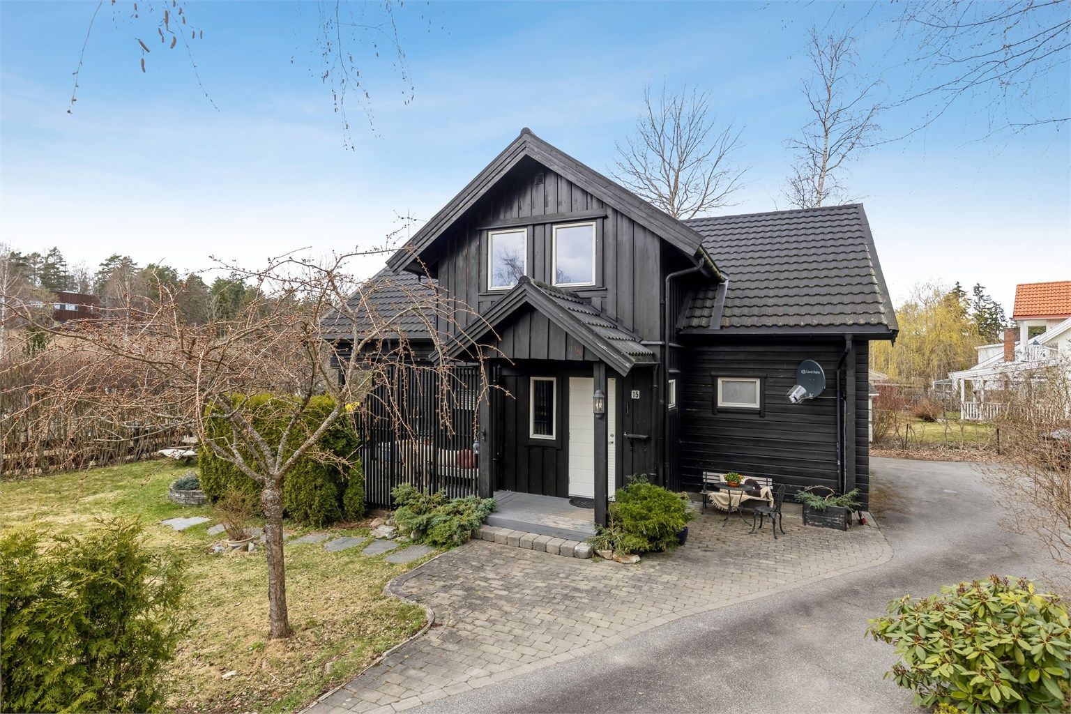 Velkommen til Mosses vei 15! Presentert av eiendomsmegler Anniken Øderud v/Krogsveen