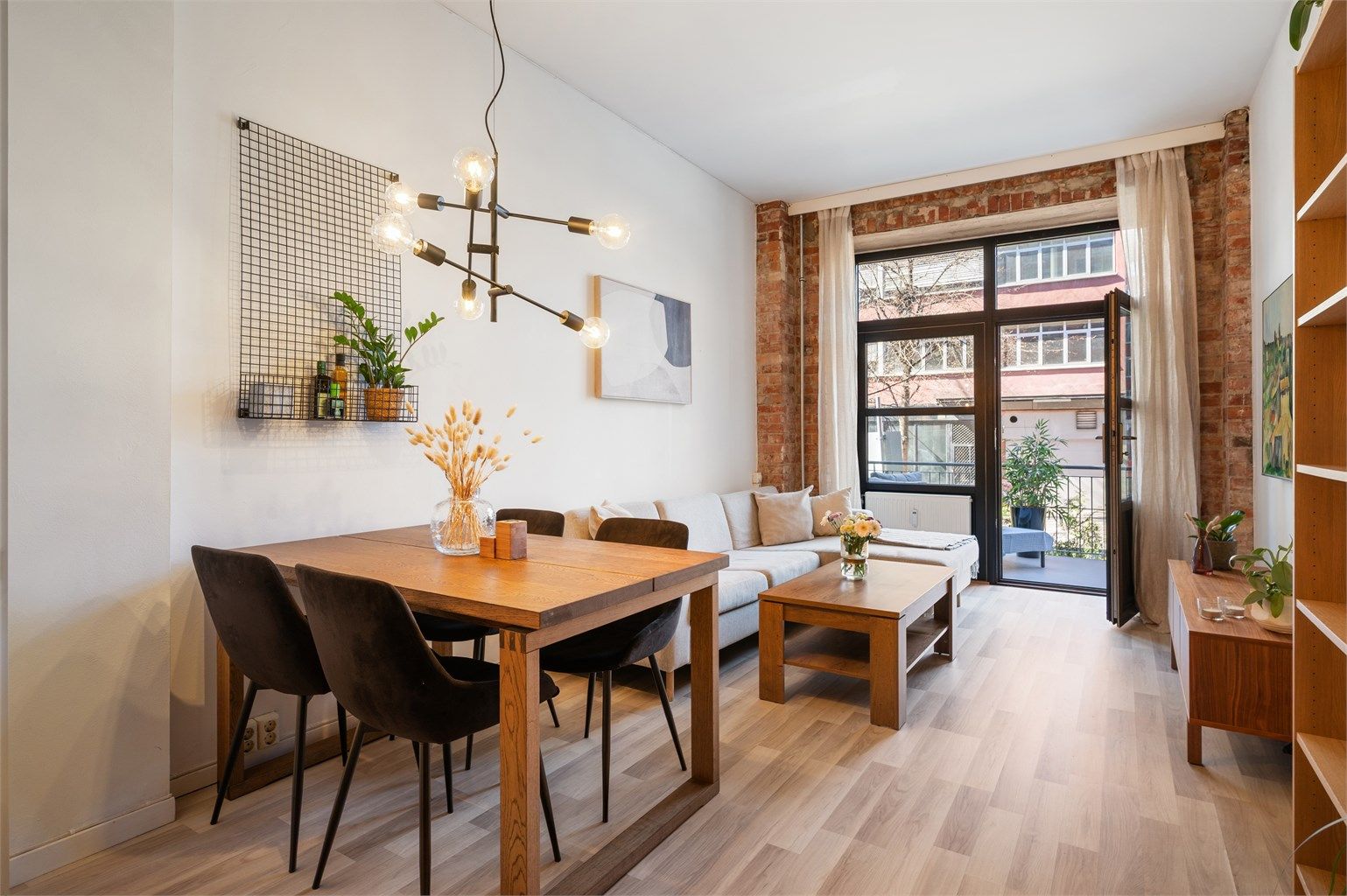 Velkommen til Christian Krohgs gate 30 - Presentert av Eiendomsmegler Krogsveen v/Emilie Lie! Foto: Peter Futo.