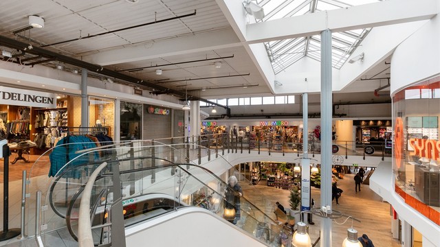 Manglerud Senter har over 60 butikker og servicetilbud for en enkel hverdagshandel.