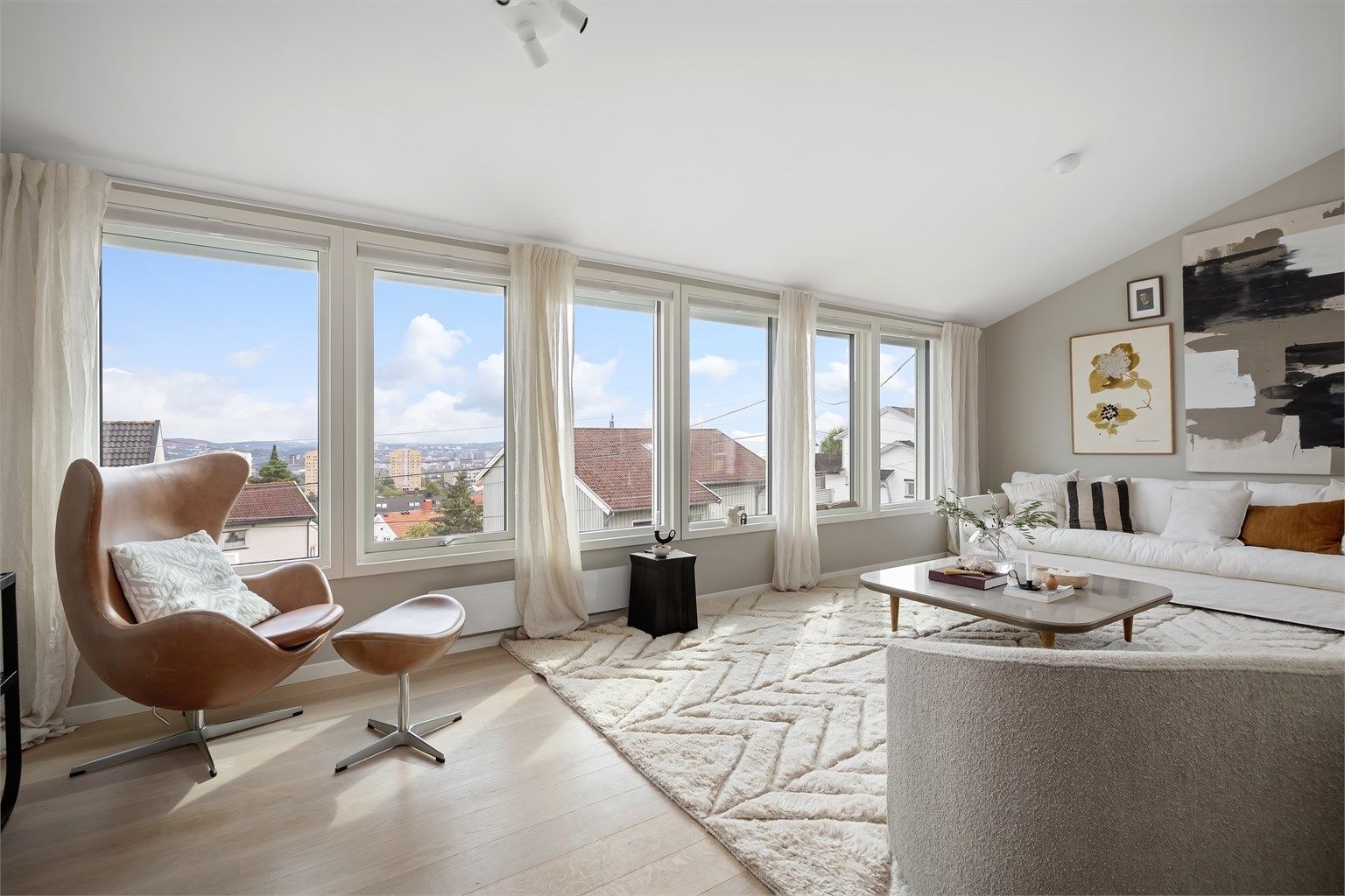 Vinduene i stuen ble byttet så sent som i 2017