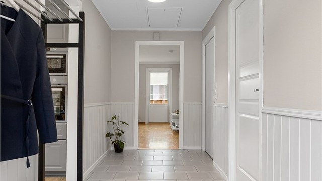 Adkomst via til kaldtloft via takluke og stige i gangen