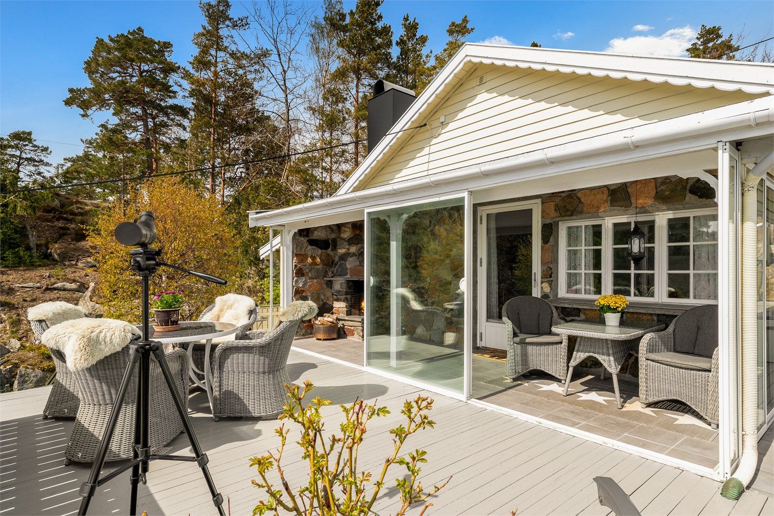 En del av terrassen er også innglasset.