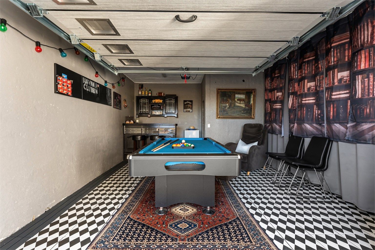 Integrert garasje med mange bruksmuligheter