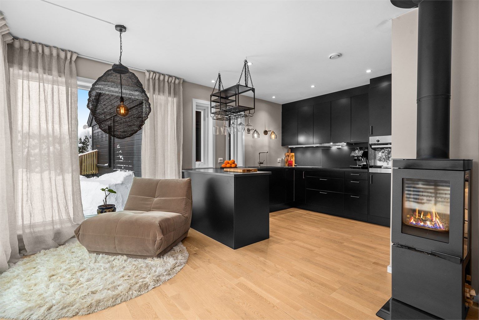 Boligen ligger kun 2,5 km fra Jessheim sentrum, og ble oppført i 2020.