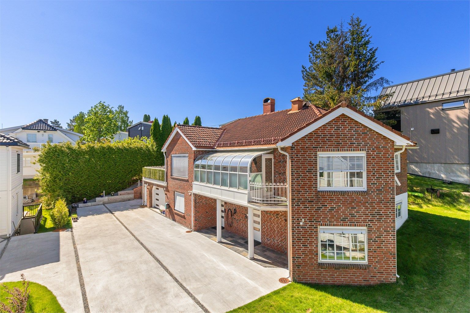 Huset er meget innholdsrikt med god plass til storfamilien