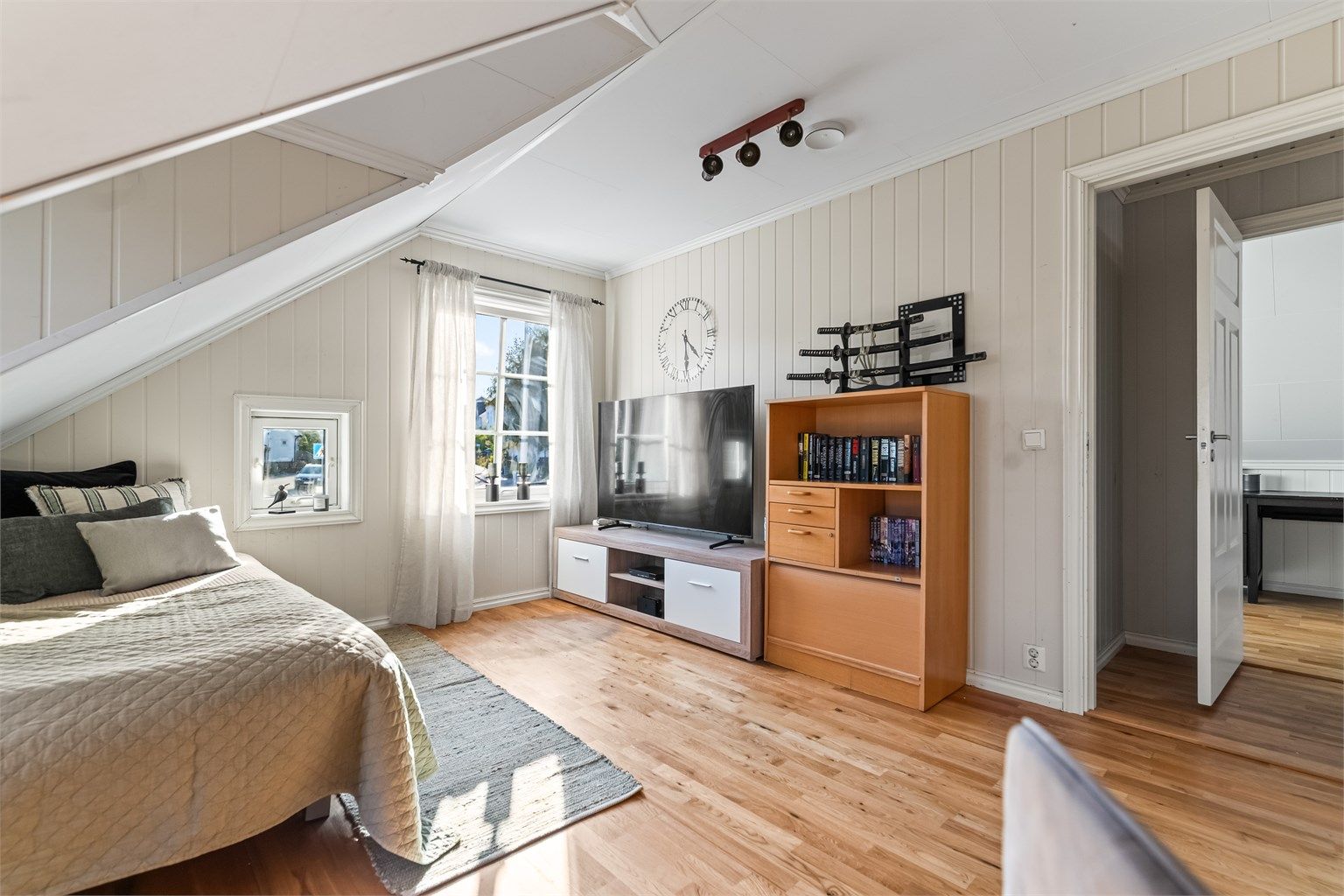 Soverom nummer fem. Her er det rikelig med plass til storfamilien.