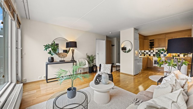 Radiator tilkoblet felles varmesentral sørger for jevn oppvarming i leiligheten.