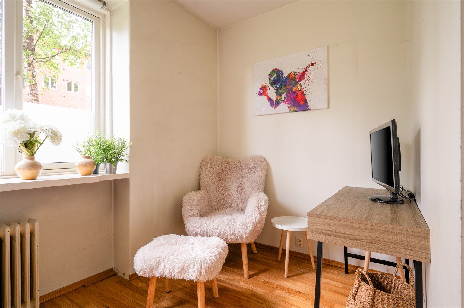 God plass til kontorpult, dobbeltseng mm