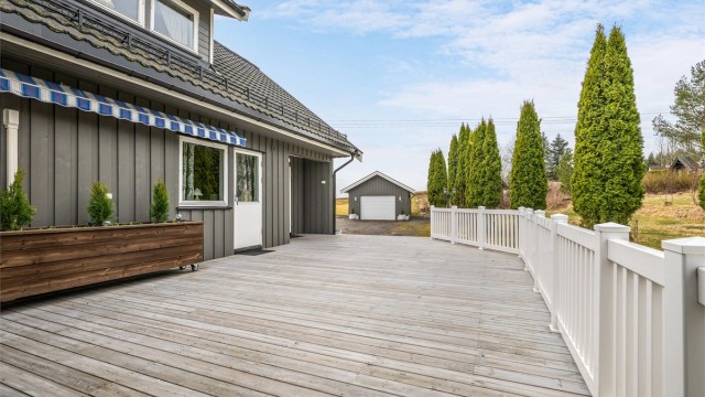 Terrassen er på ca 62 kvm.