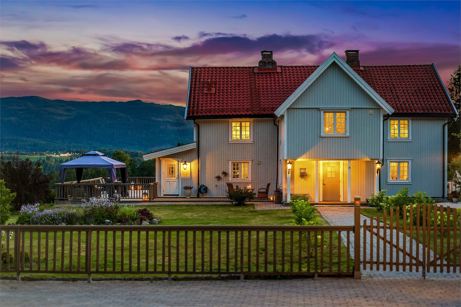 Velkommen til fantastiske og historiske Røysiåsen 42 B 