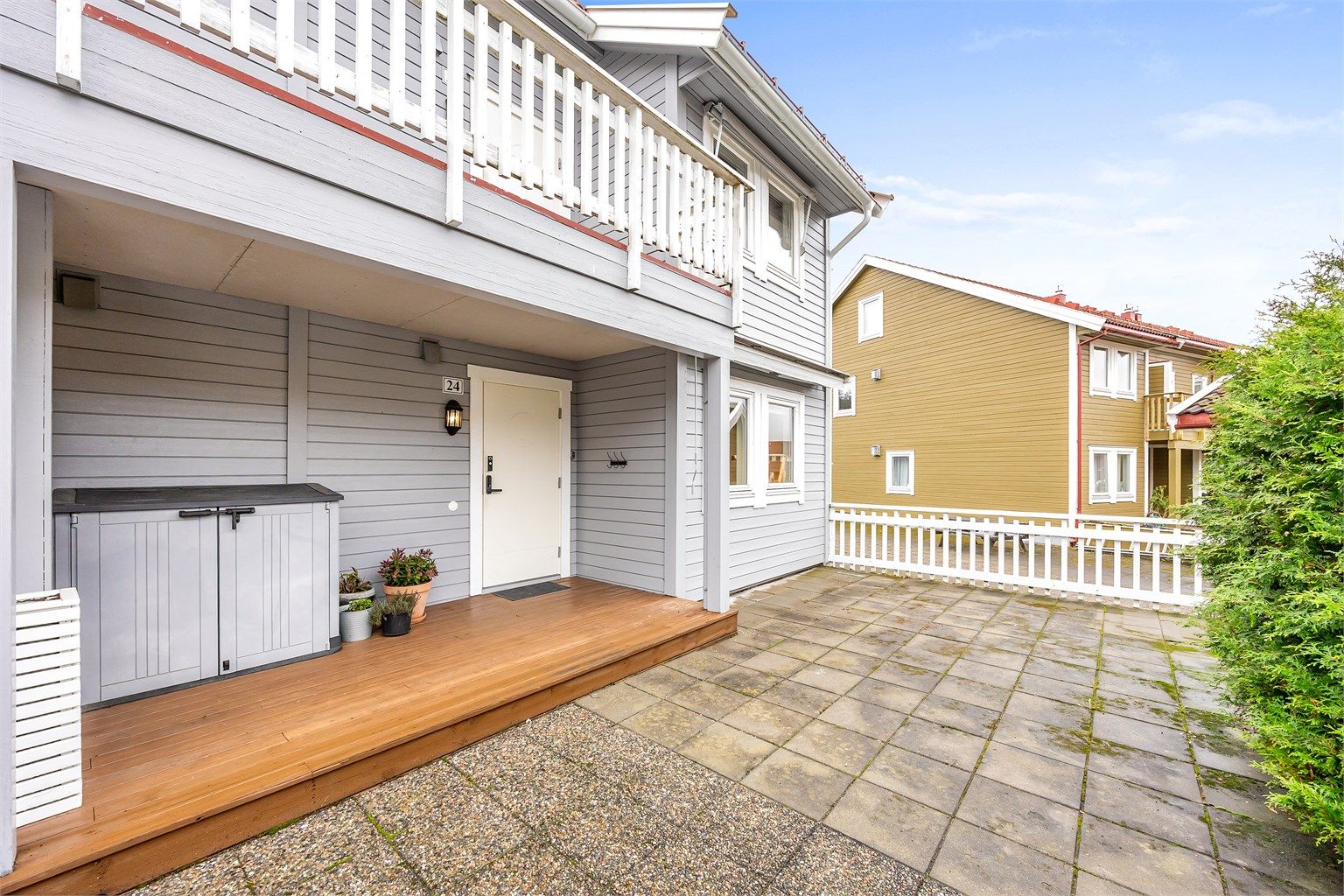 Leiligheten er en del av Sameiet Vardefjellet III. Et veldrevet boligsameiet som består av 36 leiligheter. 