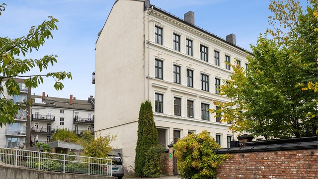 Klassisk bygård oppført i 1898, tilknyttet Borettslaget Håkonsgate 20.