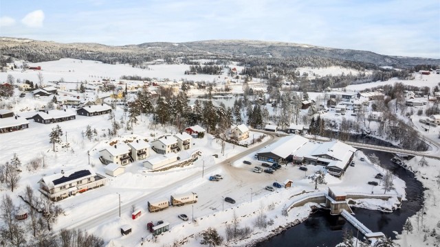 Dagligvarehandelen gjøres enkelt hos Spar, som ligger kun et par minutter unna.