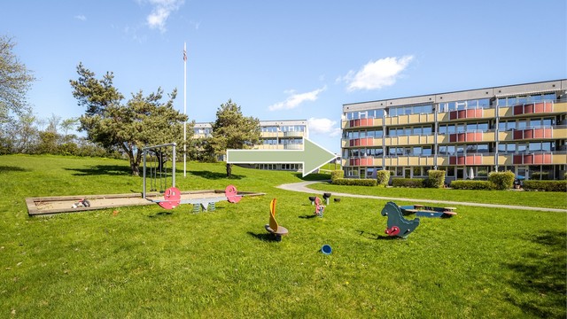 Området er godt tilrettelagt for barnefamilier, med lekeplasser på fellesarealene.