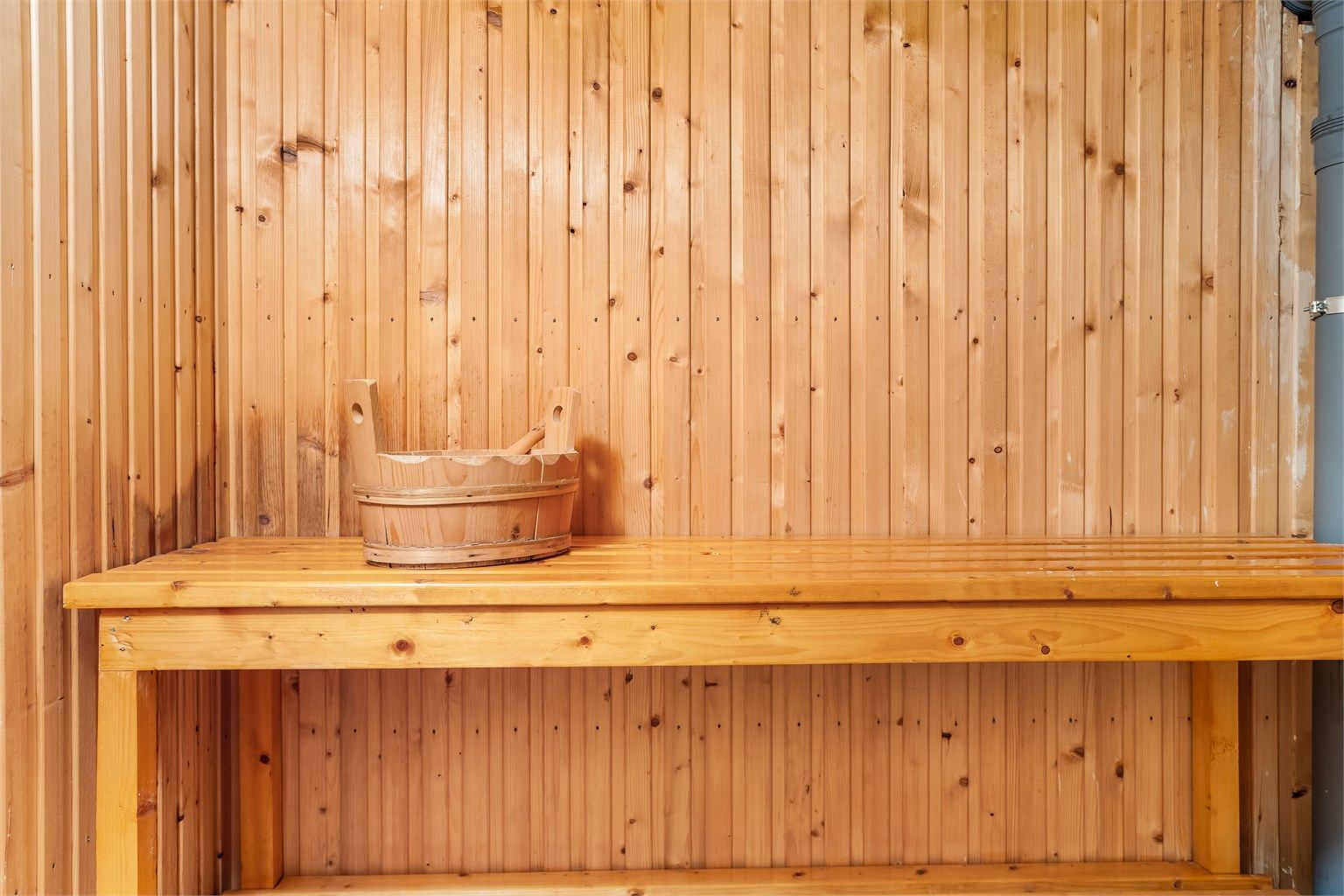 Boligen har en badstue i kjeller!