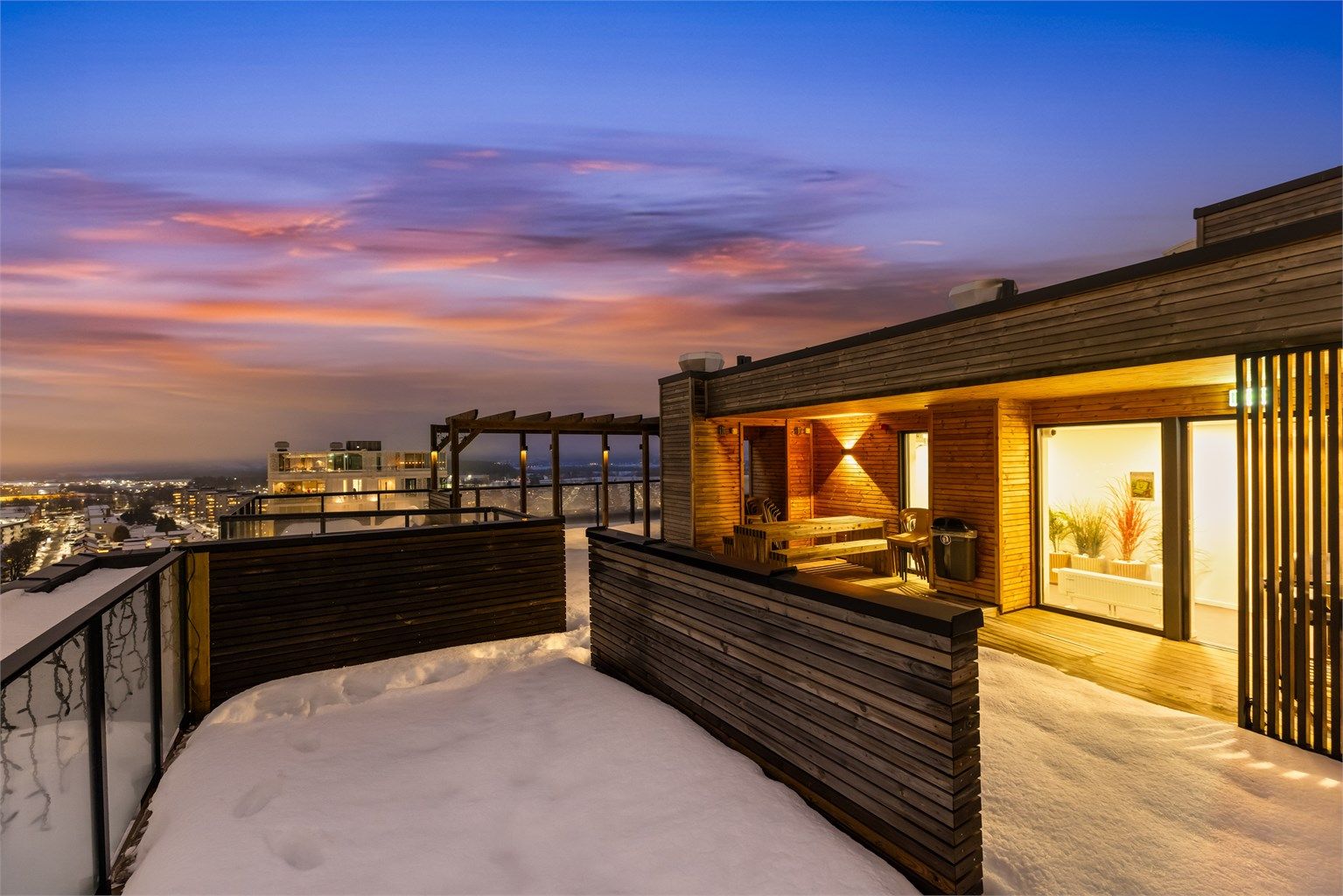 Sameiet har en stor, felles takterrasse i 15. etasje med flott utsikt.