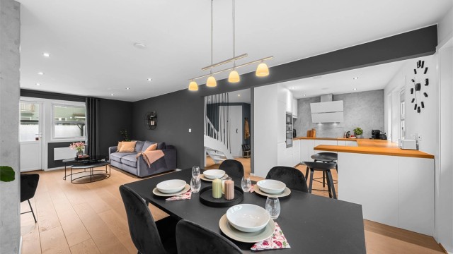 Velkommen til Prost Holms vei 387! Presentert av Alice U. Lundberg